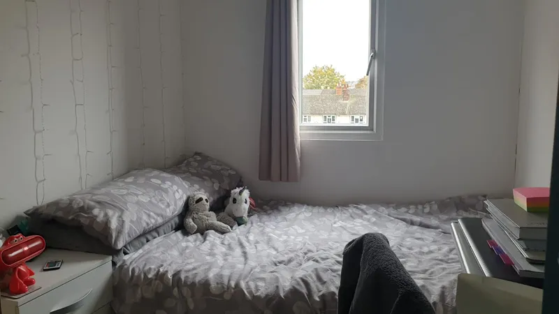 Large 6 Bed Terraced House // AUG 2026 - Image 12